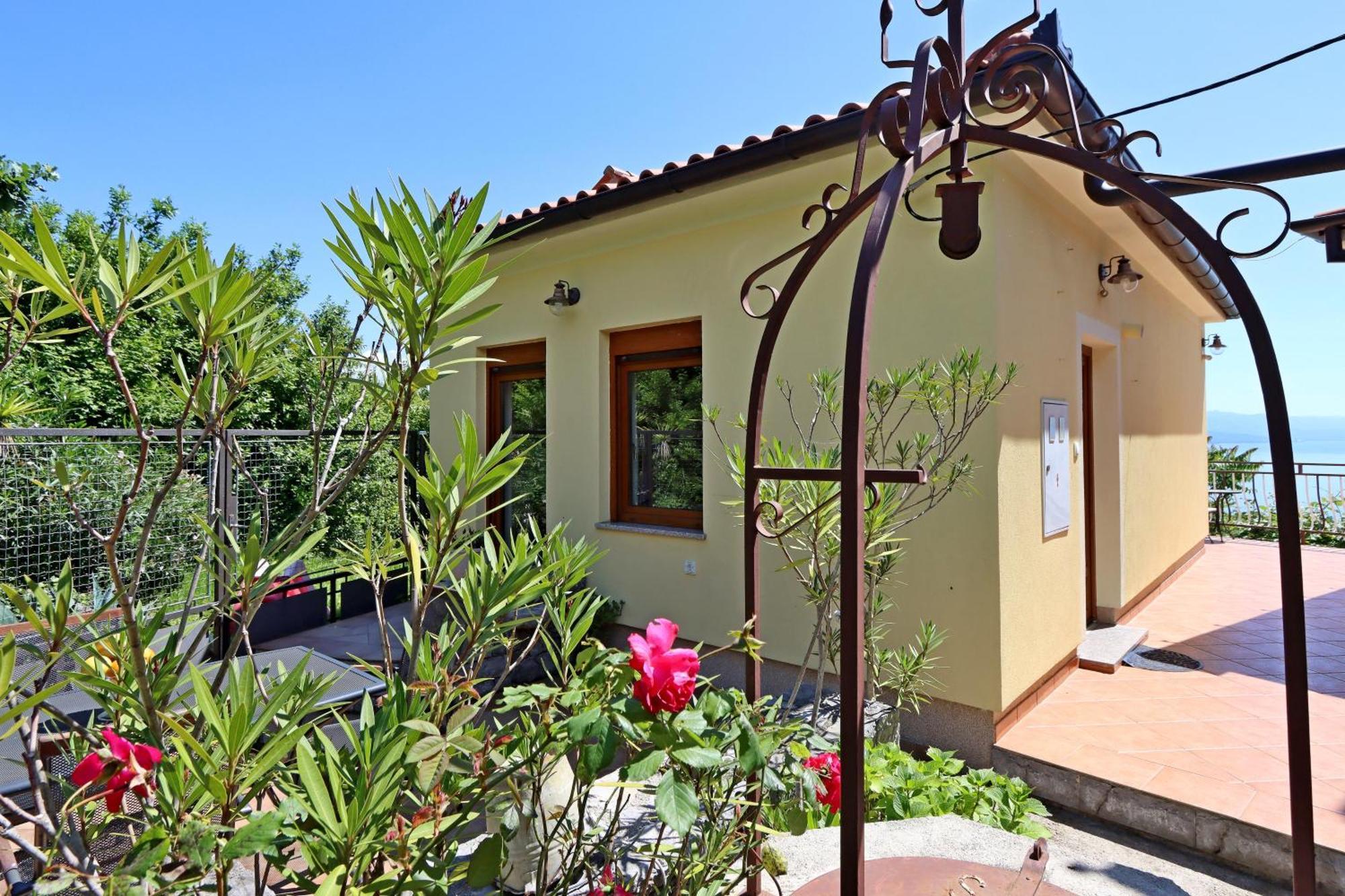 Apartments With A Parking Space Opatija - Pobri, Opatija - 7813 Матульи Экстерьер фото