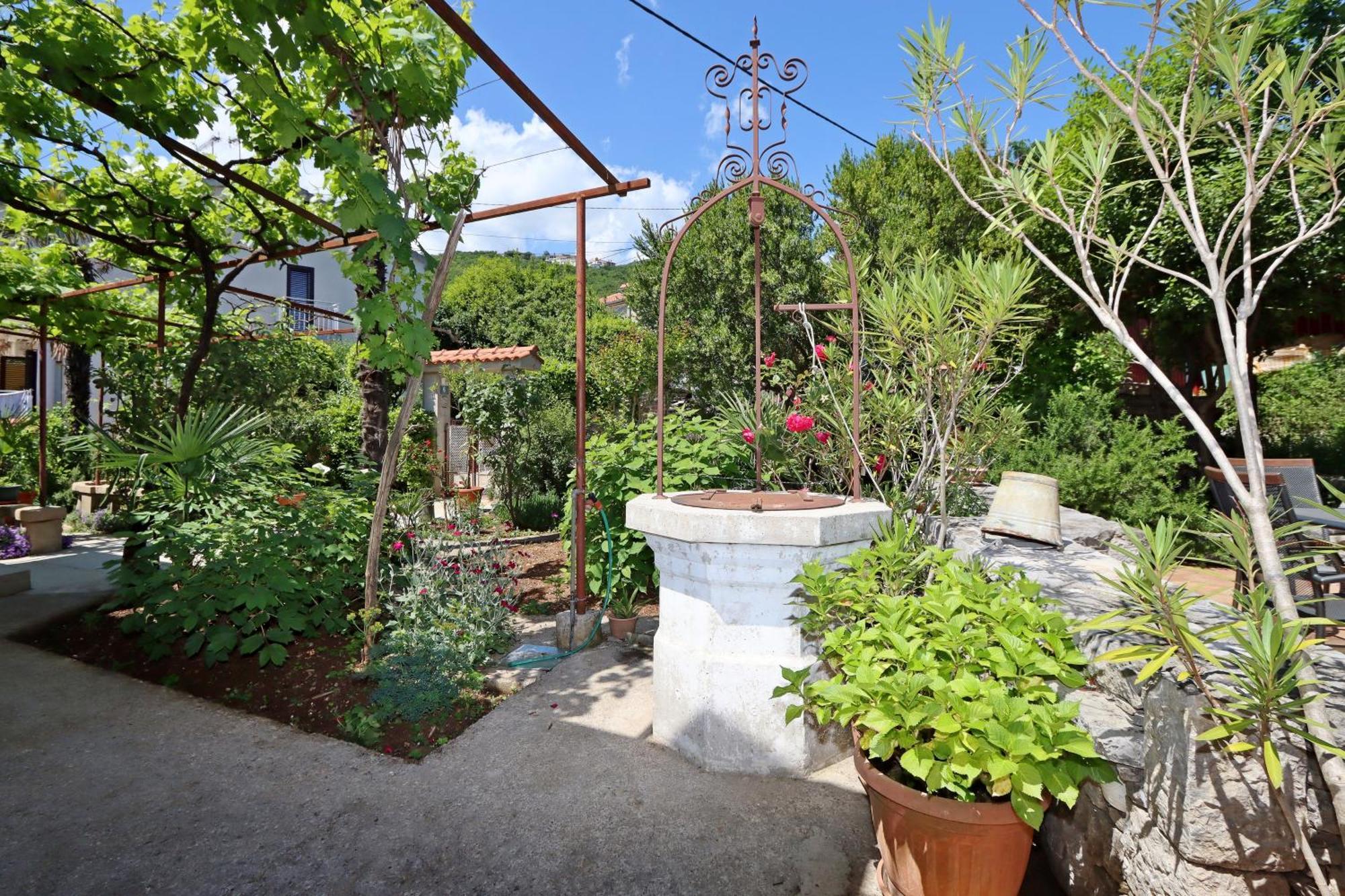 Apartments With A Parking Space Opatija - Pobri, Opatija - 7813 Матульи Экстерьер фото